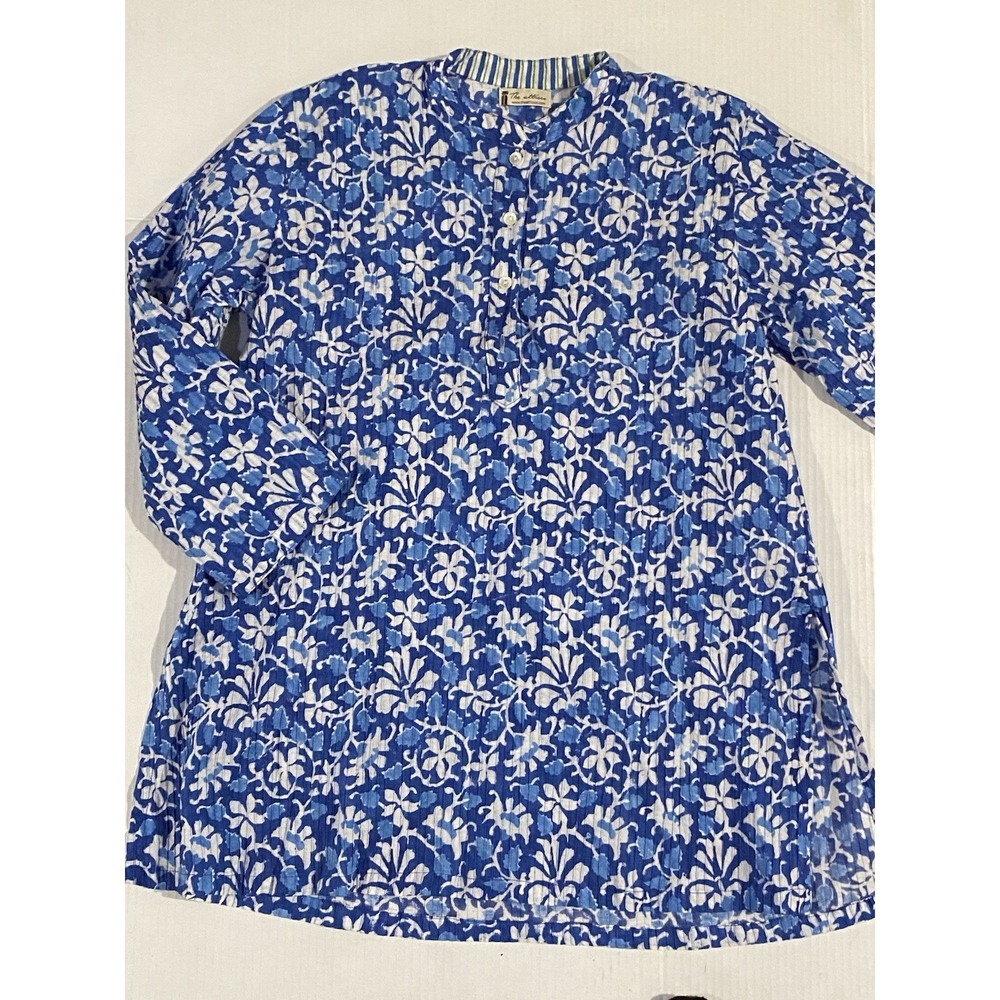 The Atticco Popover Blouse Gauzy All Over Floral Print Womens Large Blue White